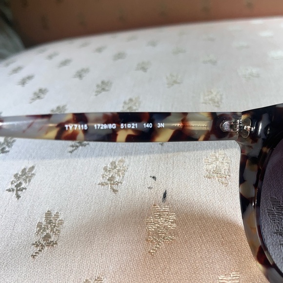 Like New Tory Burch sunglasses model TY7115 - Picture 6 of 9